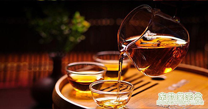 爱茶人在一起品茶都要探讨一下茶叶的口