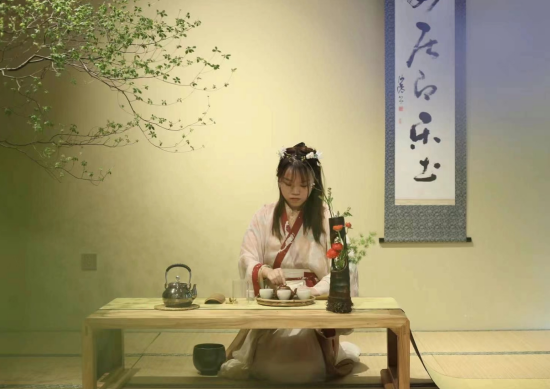 东韵堂茶业基地下岸岭茶大磊湖位于鄱阳湖圩堤